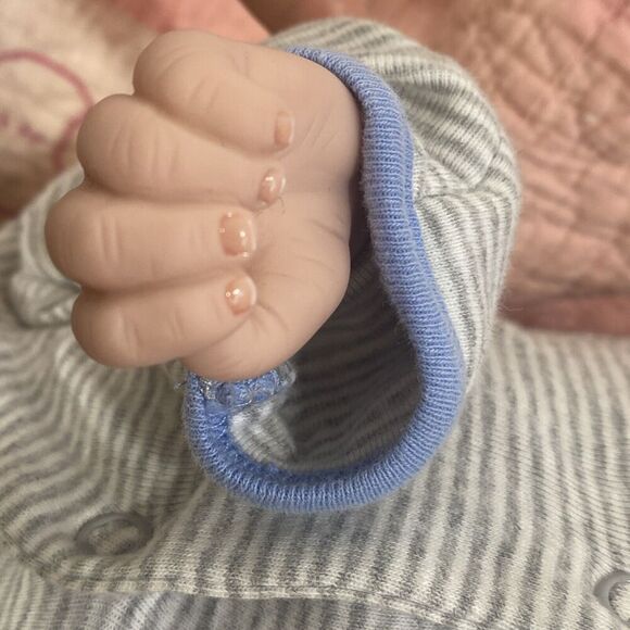 Paradise Galleries Laura Lee Eagles Newborn Reborn Baby Black Hair Numbered Sign - Picture 6 of 16